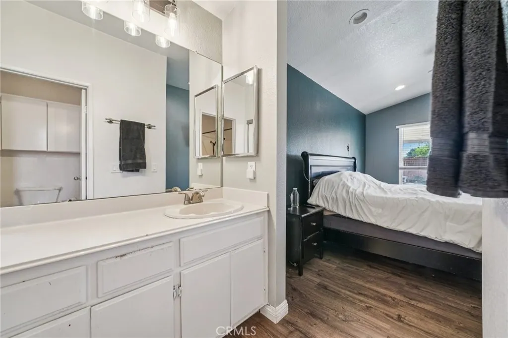 10374 Crossing Green, Moreno Valley, California 92557 home-pic-19